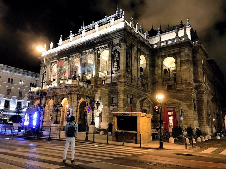 夜晚的匈牙利歌劇院