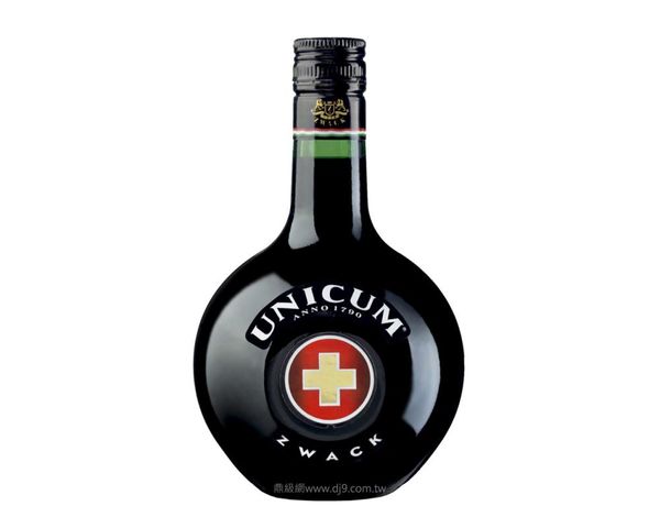 匈牙利草藥酒 Unicum，聽說匈人都喝這款來保養身子。