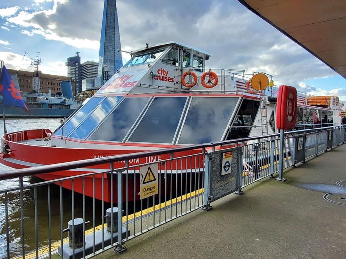 KLOOK有販售倫敦泰唔士河遊船，可以選擇午餐、下午茶或晚餐。