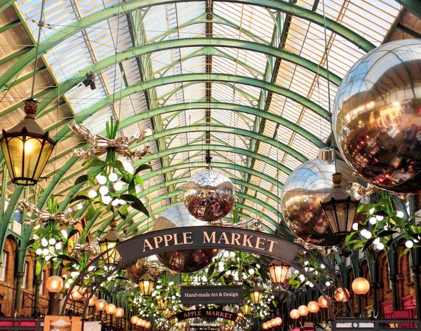 倫敦知名市集-柯芬園(Covent Garden)，這是其中一個Apple Market.