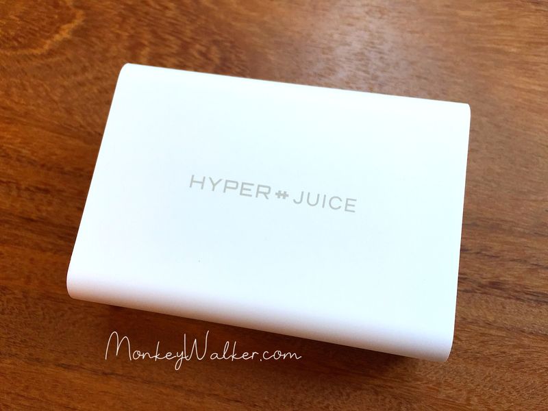 HyperJuice 100W GaN 充電器本體，霧面質感，蘋果迷會很愛。