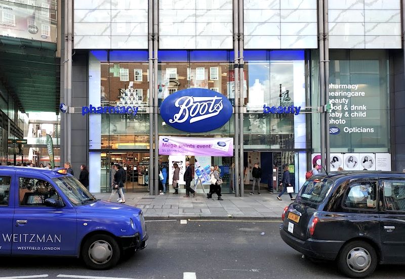 倫敦購物聖地-牛津街(Oxford Street)的Boots藥妝店也是非常好採購，常常也會有折扣優惠。