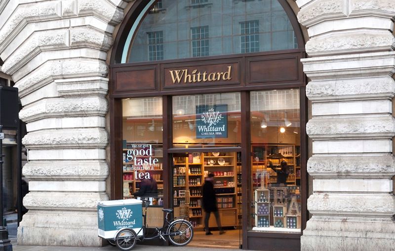 倫敦的購物聖地-攝政街(Regent Street)，也有賣當地厲害的英國茶Whittard，包裝精美很適合當伴手禮。