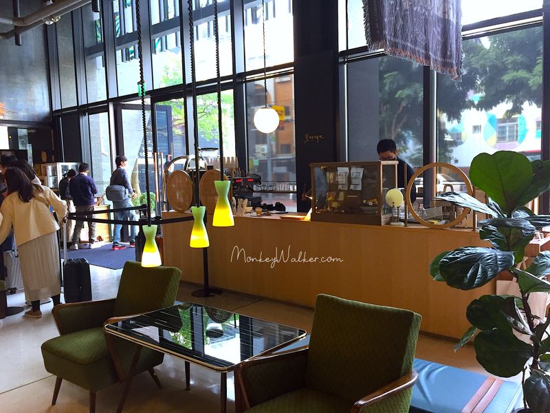 U.I.J Hotel & Hostel 一樓有「鷲田咖啡吧」Washida Coffee，很多人都是衝著咖啡品牌而來。