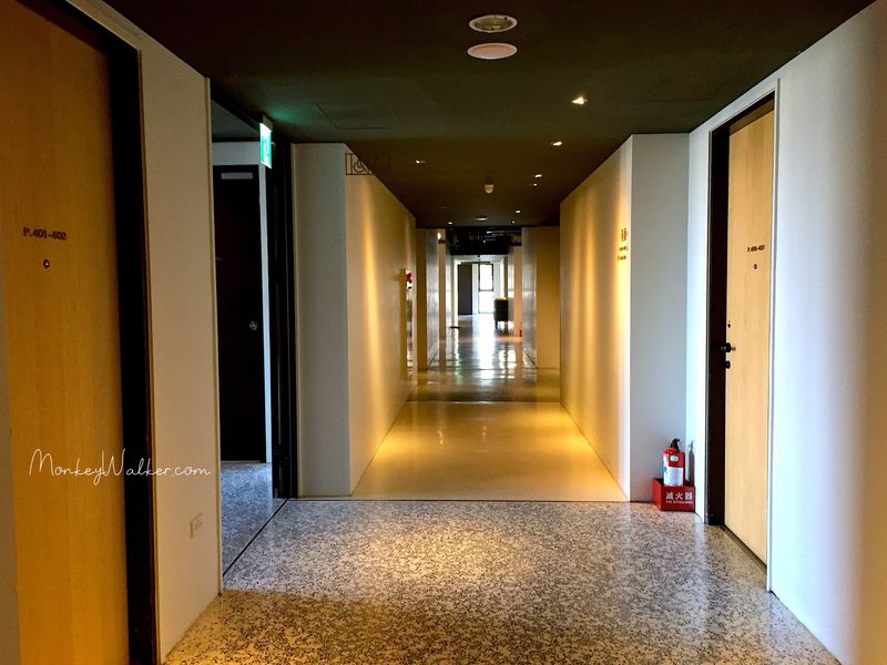 友愛街旅館4樓背包客房的走廊。