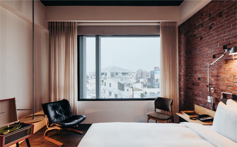 友愛街旅館的旅館客房，空間設計的很舒適，很適合情侶入住。