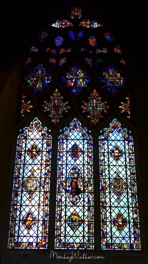 牛津基督書院內的主教座堂(Cathedral)，彩繪玻璃窗依舊很美。