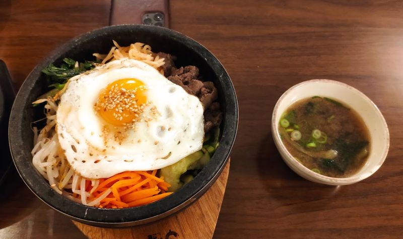 前往劍橋大學城時發現一間韓式餐館-Little Seoul，有中文菜單。