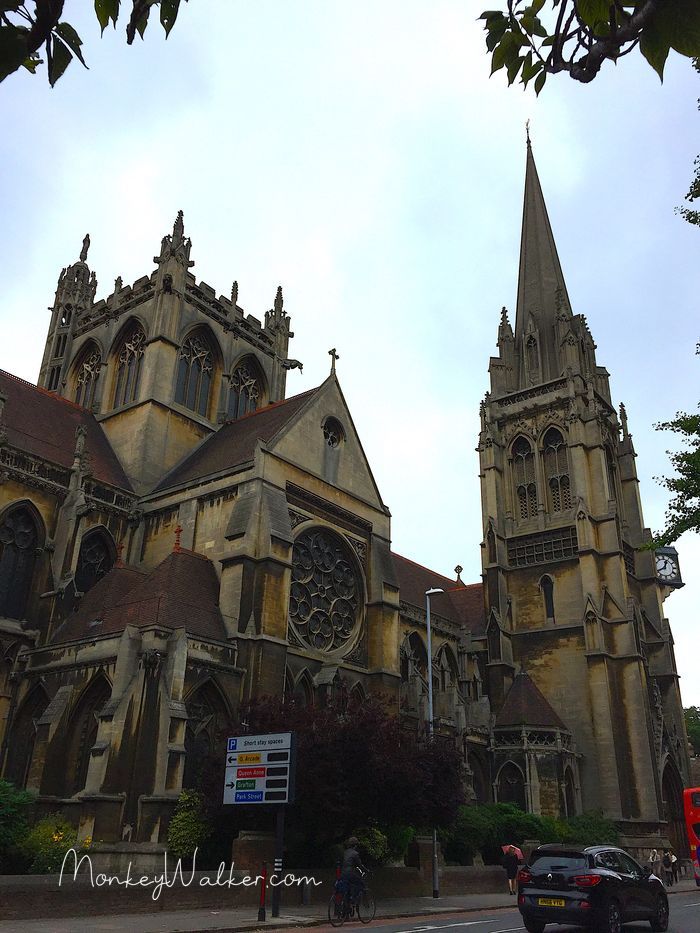 從劍橋火車站走向大學城，途中經過這座大教堂是聖母暨英國殉道聖人堂。