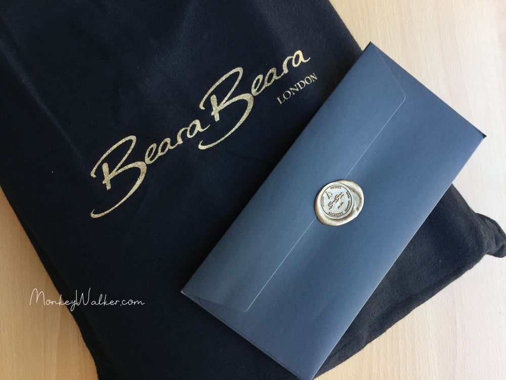 收到Beara Beara的包裹，會附上防塵袋、手寫卡片。