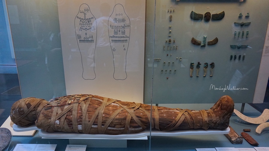 大英博物館鎮館三寶之2：埃及館木乃伊，真的很活生生血淋淋。