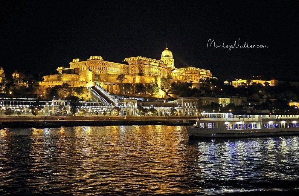 布達佩斯多瑙河遊船：夜景真的美到沒天理。